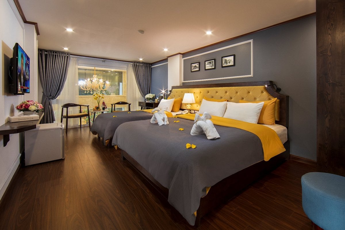 may-flower-hotel.jpg