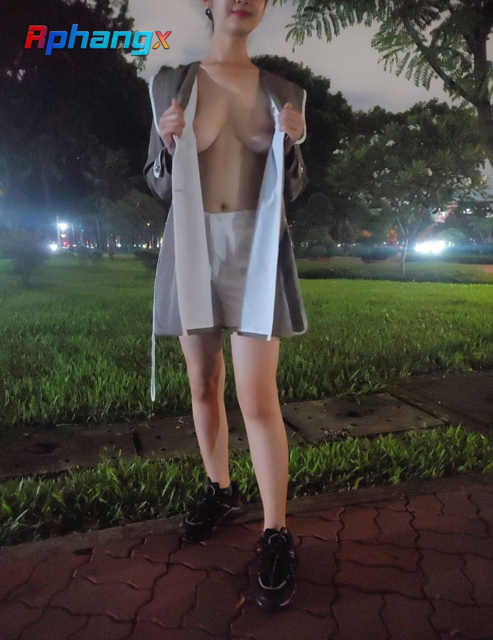 126_.jpg