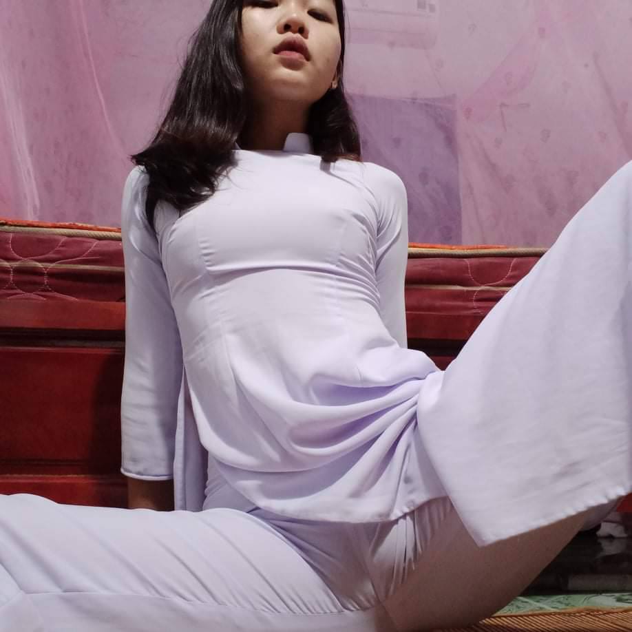 Hoc sinh ao dai.jpg