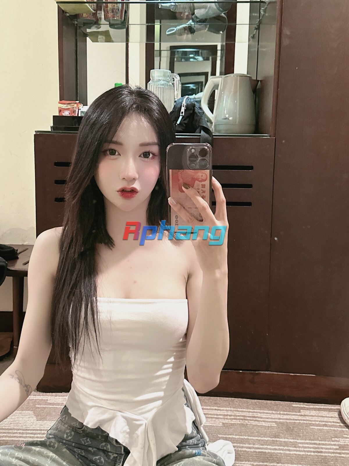 beauty_1732645812105.jpeg