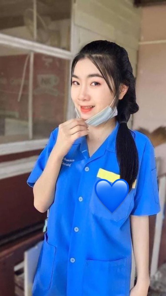 gái công nhân.jpg