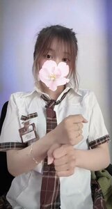 Hanni Việt.jpg