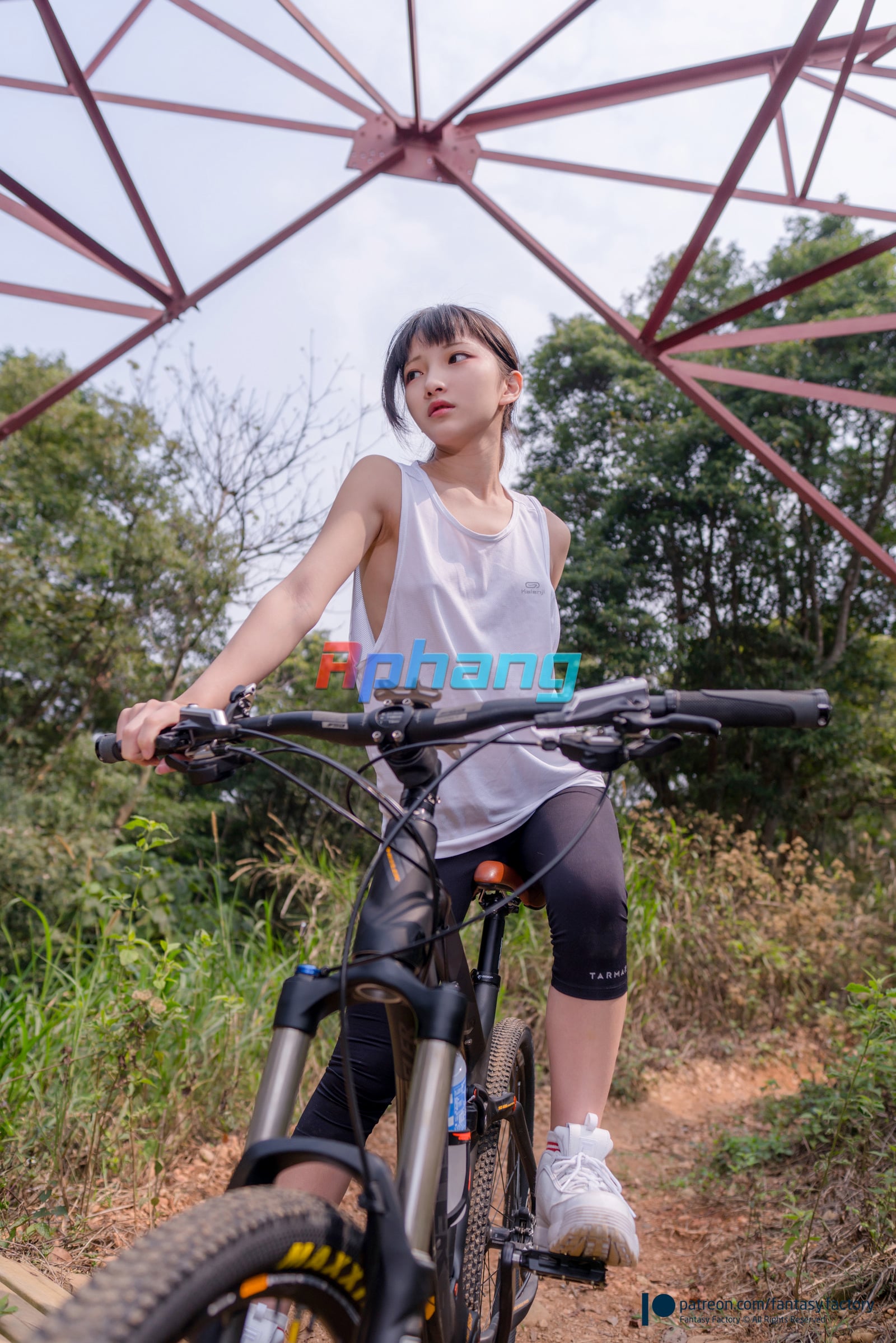 Fantasy Factory - 小丁 (Xiao Ding) - Mountain Bike (5).jpg