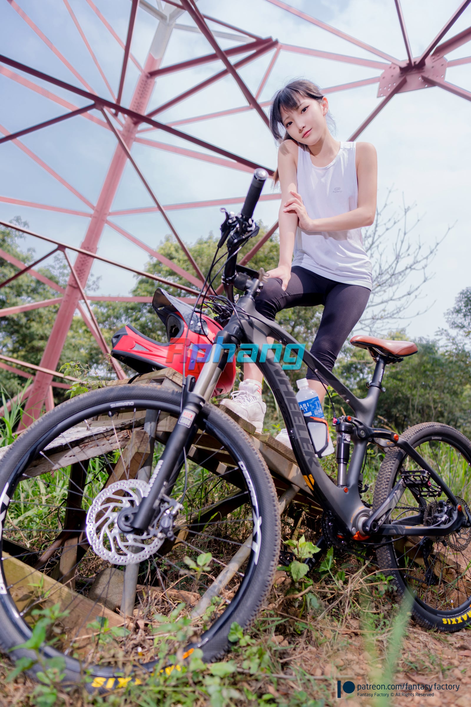 Fantasy Factory - 小丁 (Xiao Ding) - Mountain Bike (4).jpg
