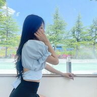 Hồng Nguyễn 2k